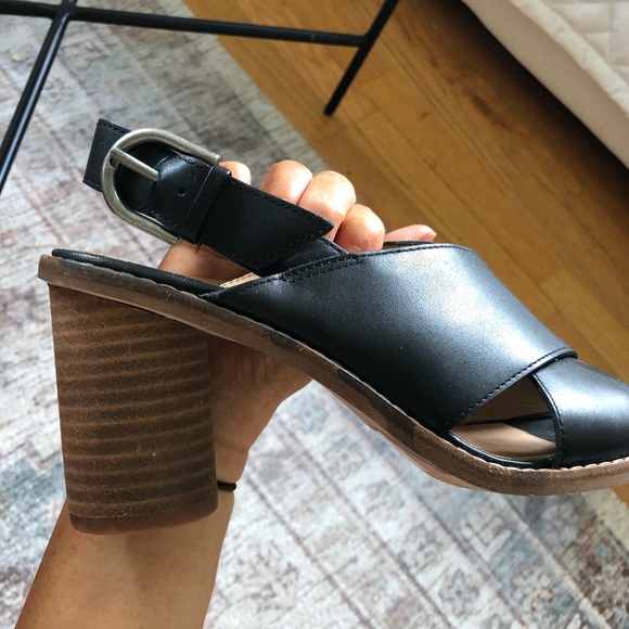 SOLD/ @kaymey01 Madewell Ruthie criss cross sandal - Picture 6 of 8